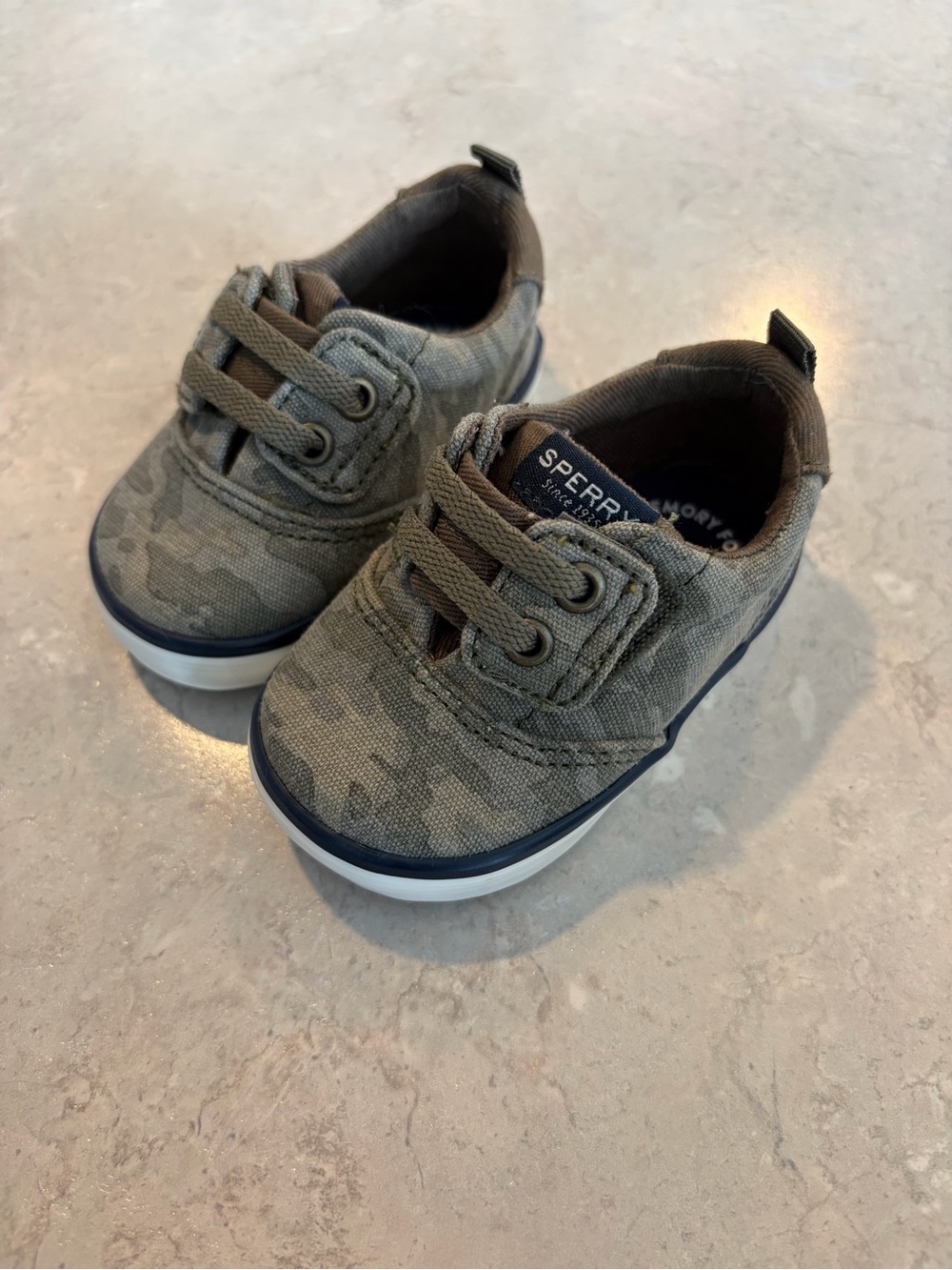 Sperry Baby Camo Canvas Shoes in Olive Green